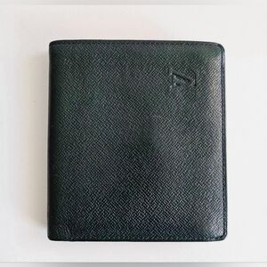 Louis Vuitton Green Taiga Leather Men's Bi-fold Wallet